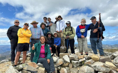 Homenaje a Eugenio de Nora en la cima del Teleno