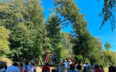 Versos a Oliegos reúne a doscientas personas en torno a la poesía y la música en Quintana de Fon