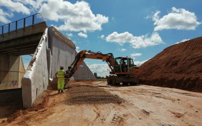 El grupo municipal socialista señala que los plazos de la pasarela N-120 se han dilatado por la complicación de la obra