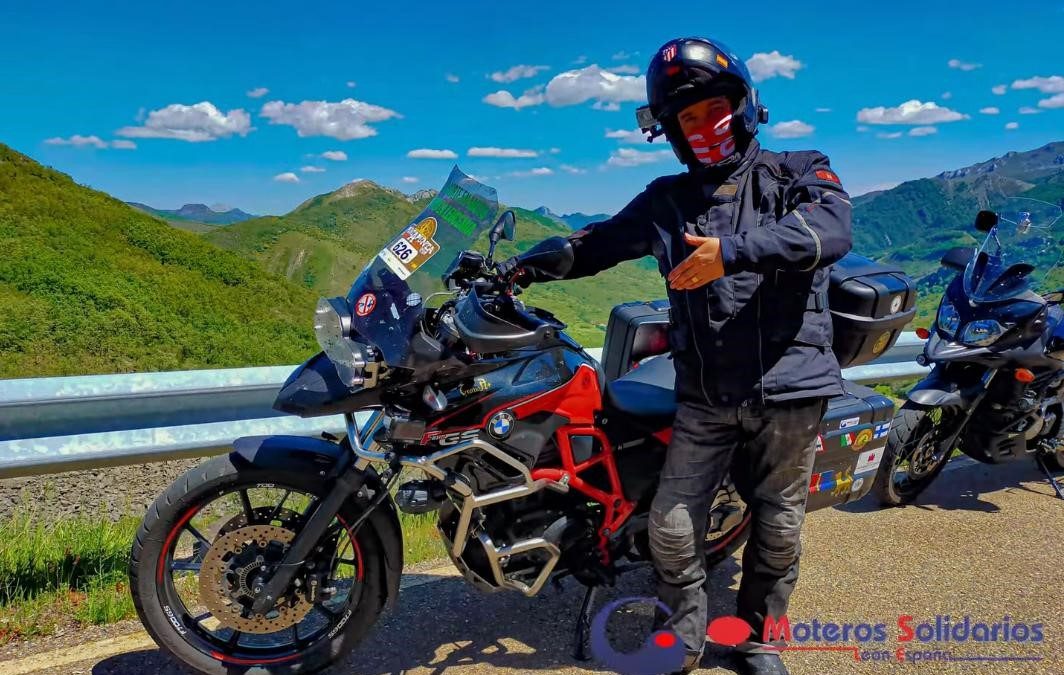 Anselmo Tascón recorrerá 5.000 kilómetros en moto para ayudar en la investigación de las enfermedades raras