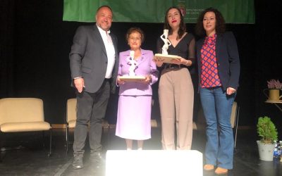 Celia García y Paula Fernández reciben los premios Diputación de León a la mujer rural