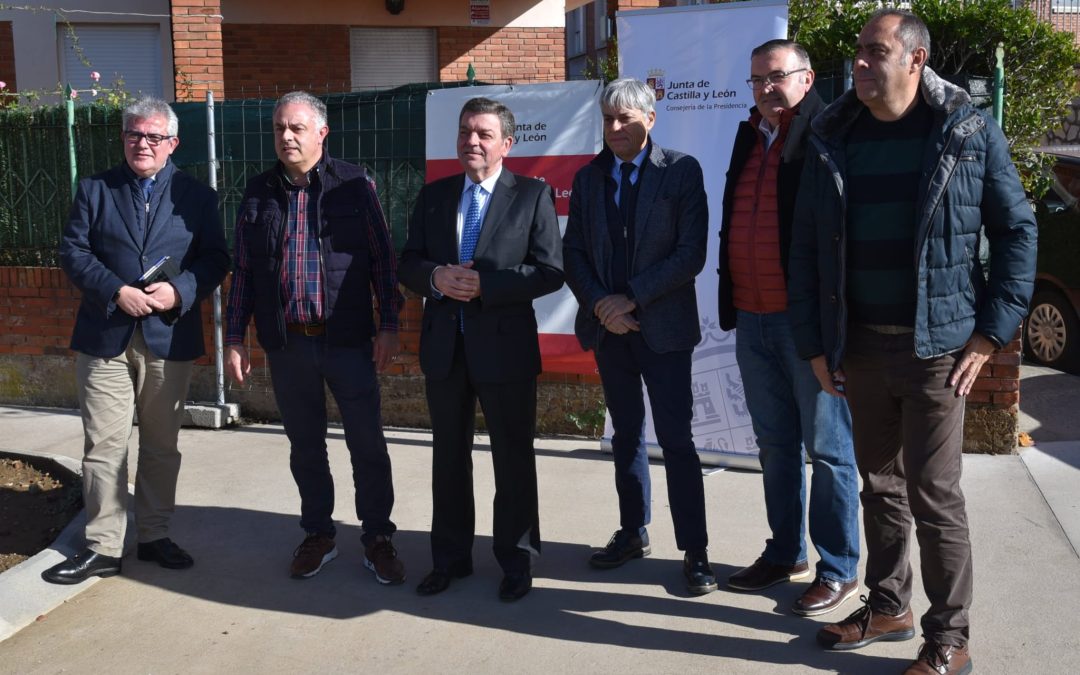 Astorga mantiene su apuesta por invertir en las pedanías y recibe de la Junta 358.000 euros este año para obras de carácter público