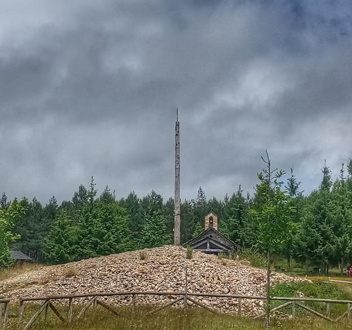 El consejero de Cultura asegura que la Junta ha actuado con “proporcionalidad” para revertir las obras del Ayuntamiento de Santa Colomba en la Cruz de Fierro