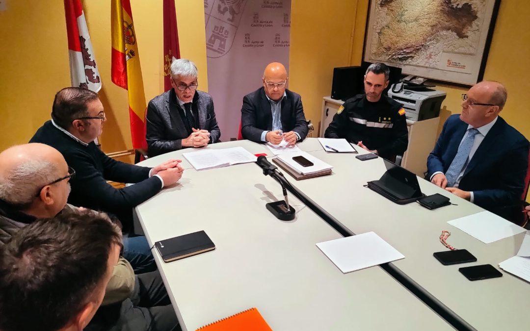 La Delegación de la Junta coordina con las administraciones el operativo de nevadas en León para garantizar la seguridad de los ciudadanos