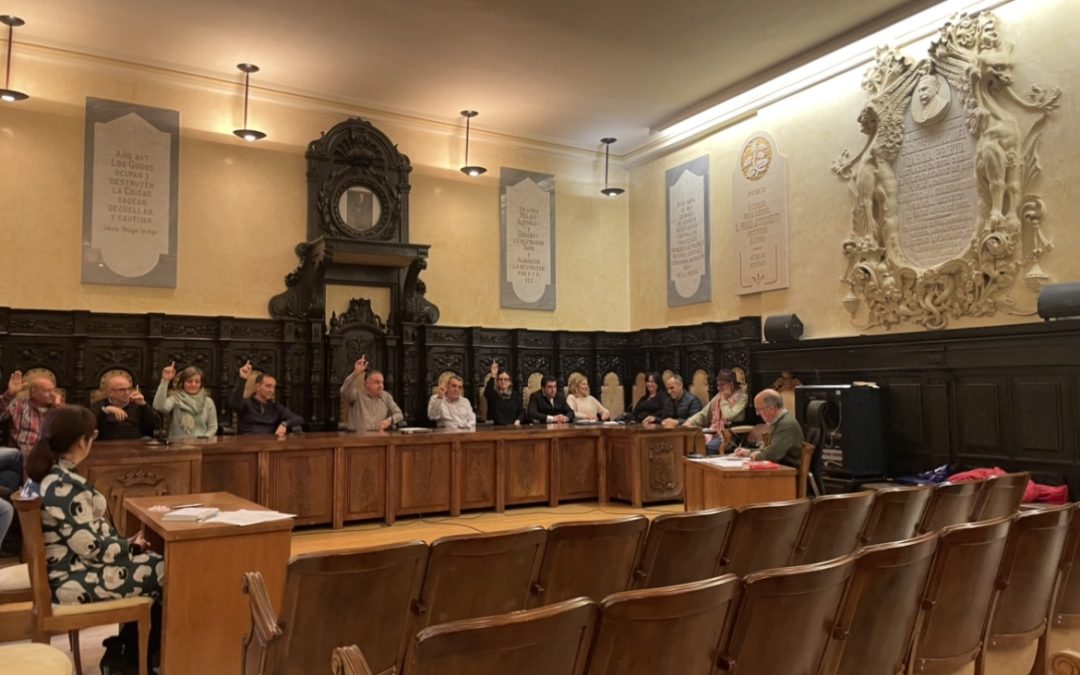 Luz verde a la ordenanza de terrazas en un pleno donde el propio equipo de Gobierno pregunta por la situación económica de Ecoasturica