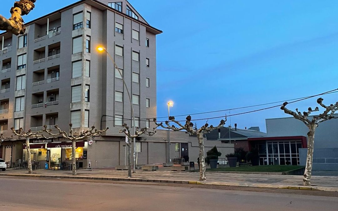 Renovación de luminarias en la Avenida de Ponferrada