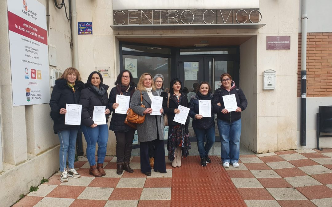 Entrega de diplomas de los cursos del programa de acción laboral en Santa María del Páramo