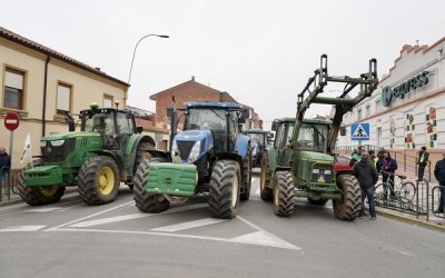 Doscientos tractores secundan la movilización de UCCL en Santa María del Páramo
