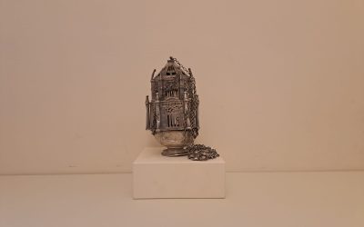 Un incensario de plata, pieza del mes en el Palacio de Gaudí