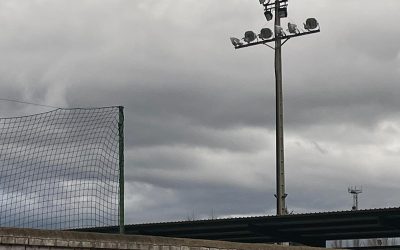 Adjudicada en 44.770 euros la obra de sustitución de los proyectores del campo de fútbol de La Eragudina