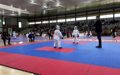 300 karatecas participan en el Campeonato autonómico de Astorga