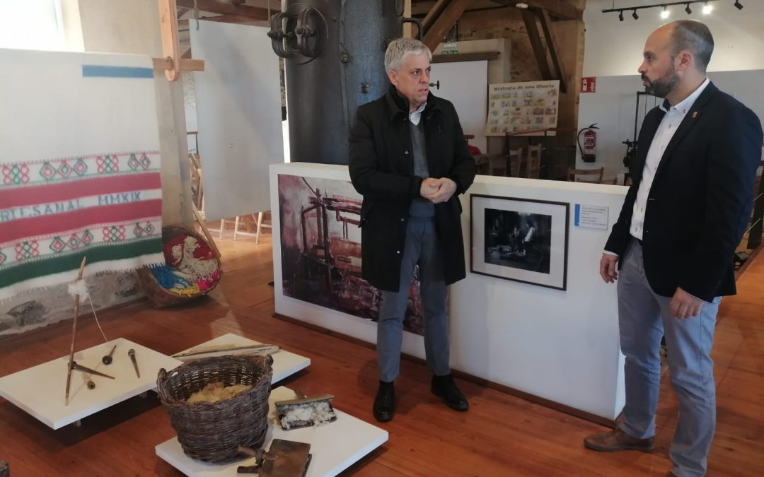 El delegado territorial visita Val de San Lorenzo donde el sector textil continúa siendo un motor económico