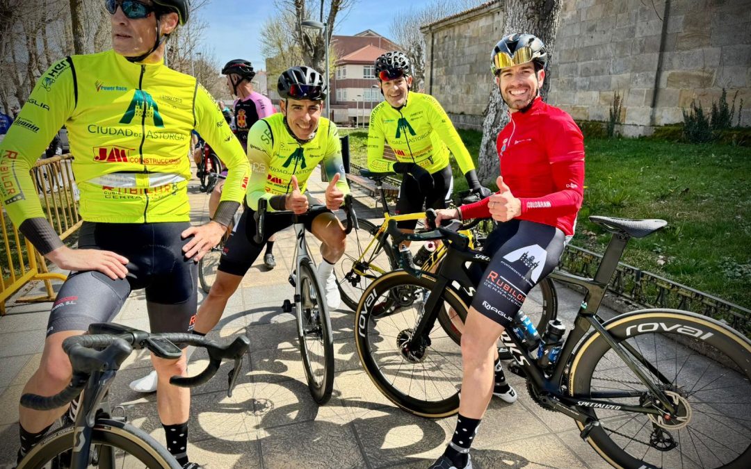 Pablo García, del Ciudad de Astorga, líder de la Challenge Máster de Cantabria