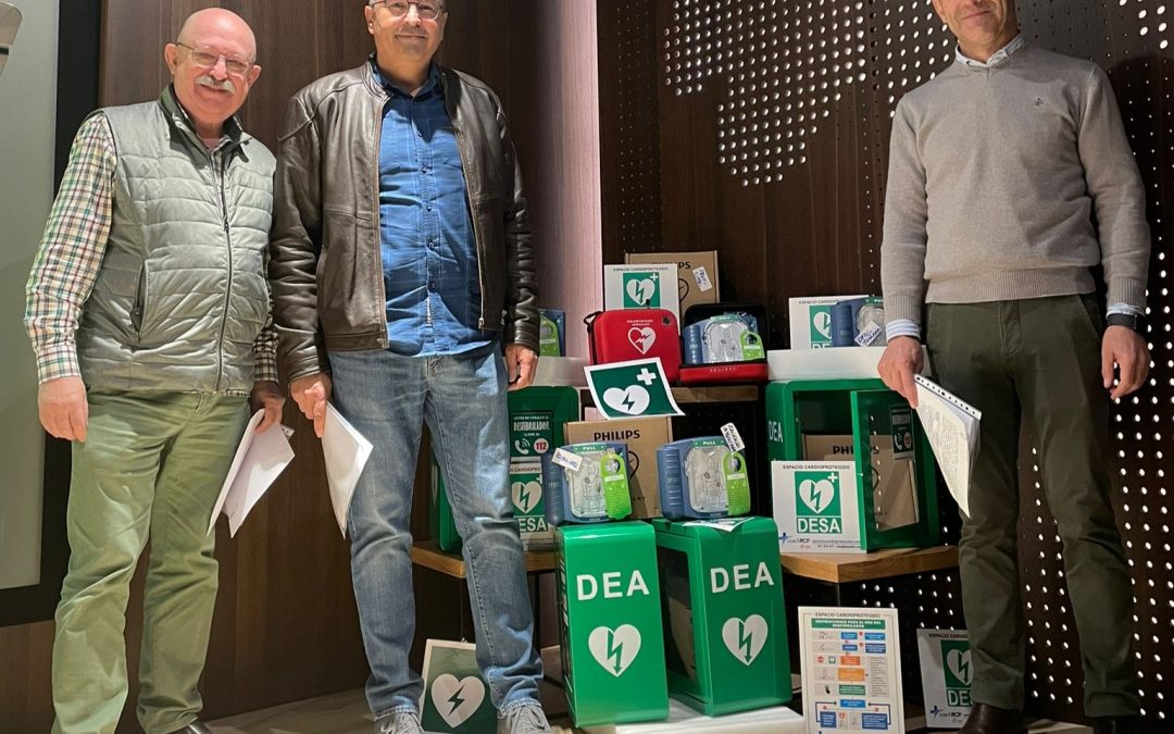 Astorga será certificada como ‘Ciudad Cardioprotegida’ tras la entrega de los seis nuevos desfibriladores