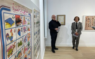 La Biblioteca acoge una exposición que reúne un centenar de abecedarios