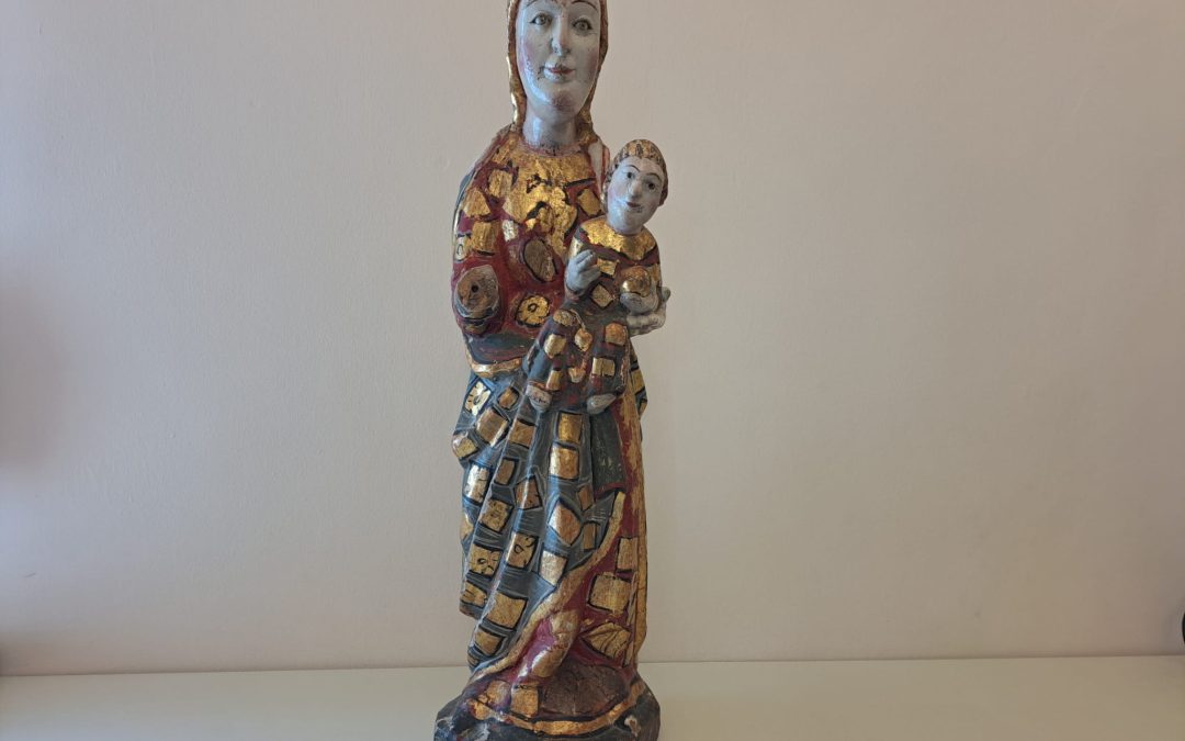 Una Virgen con el Niño de Poibueno, Pieza del Mes de Mayo en el Museo de los Caminos
