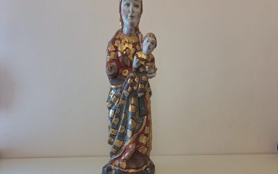 Una Virgen con el Niño de Poibueno, Pieza del Mes de Mayo en el Museo de los Caminos
