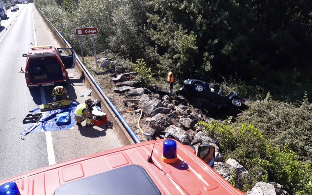 Herido un varón de 53 años tras salirse de la carretera cuando circulaba en la N-120 en Puente de Órbigo