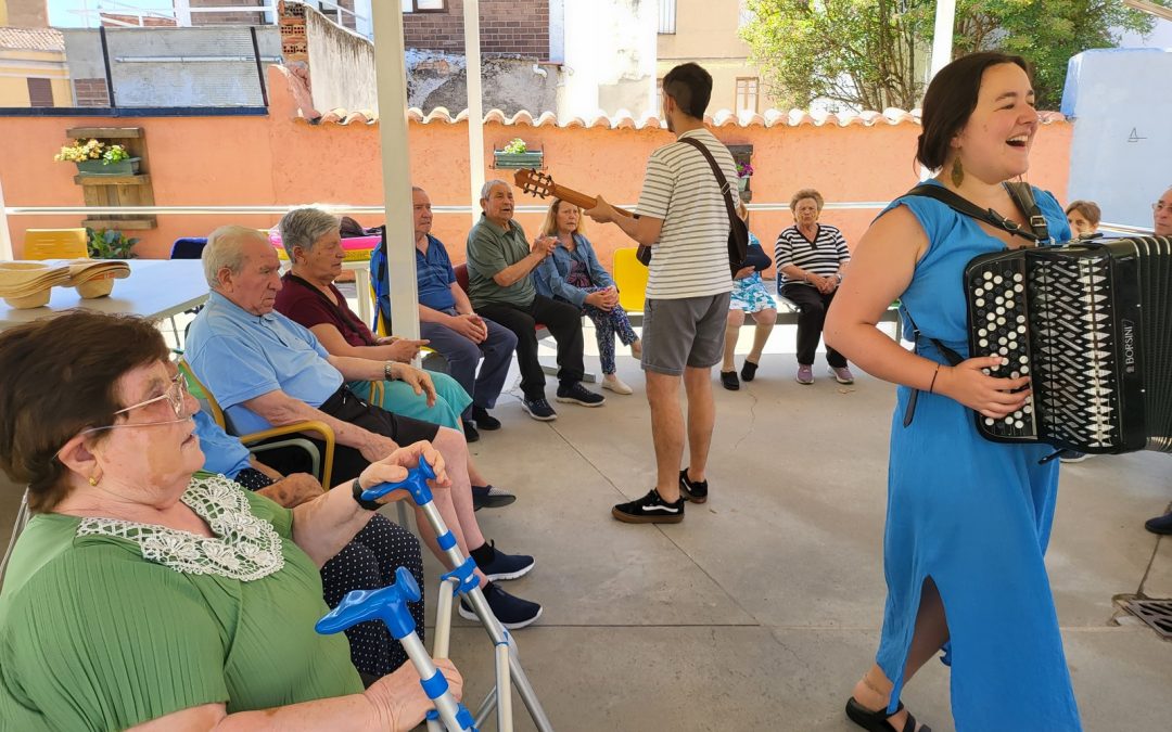 Musicoterapia en el centro de día de AFA Astorga
