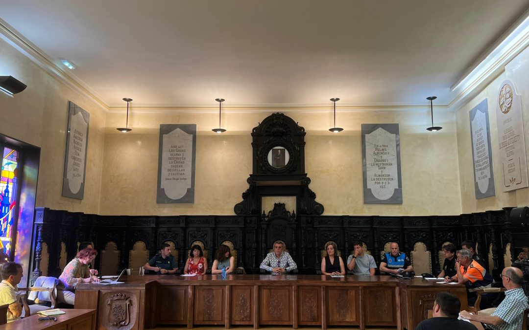 La Junta Local aborda la seguridad para las fiestas de Astures y Romanos