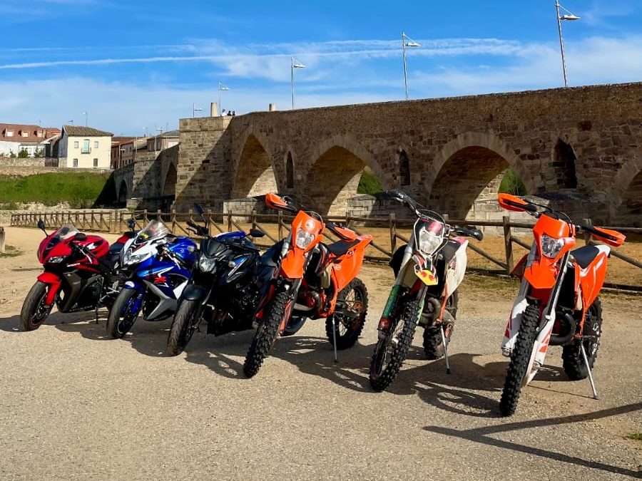 Hospital de Órbigo recupera la tradición motera con la I Concentración de Motos ‘Los Lanzaos’