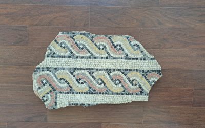 Un fragmento de mosaico romano ‘pieza del mes de septiembre’ en el Palacio de Gaudí