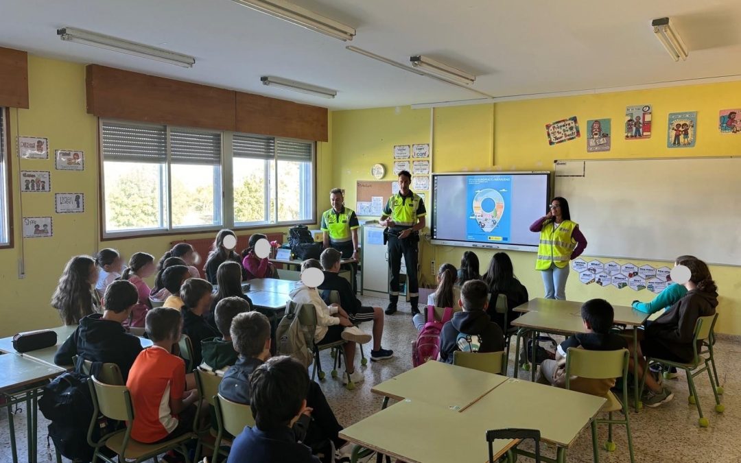 La Agrupación de Tráfico de la Guardia Civil celebra la Semana de la Movilidad en el Colegio Martín Monreal de Veguellina de Órbigo