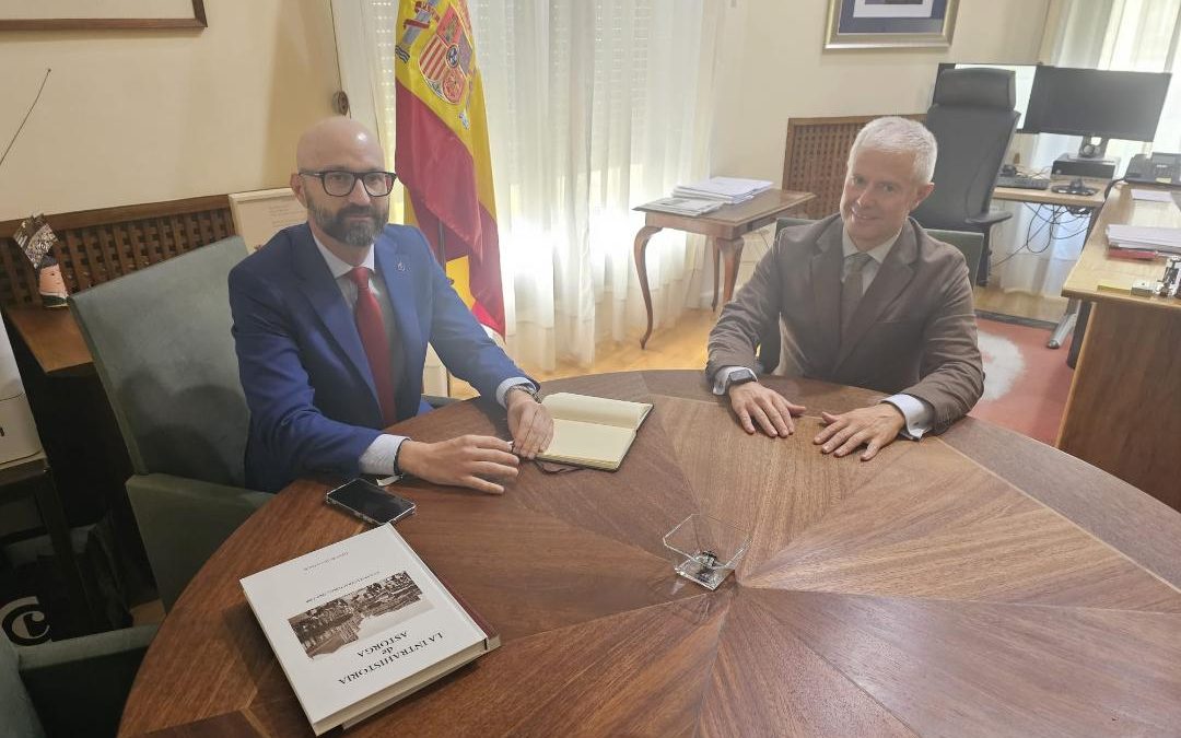 El nuevo subdelegado del Gobierno recibe al presidente de la Cámara de Comercio de Astorga para impulsar proyectos económicos en la comarca