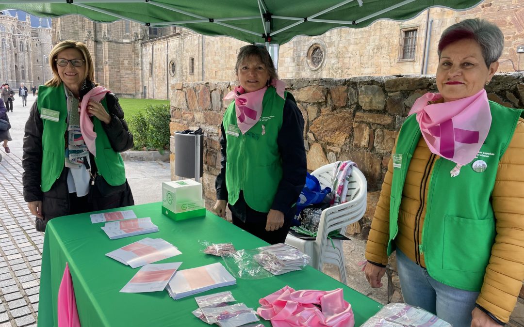 “Investigación, prevención y tratamiento”, la junta local de la AECC sale a la calle por el día del cáncer de mama
