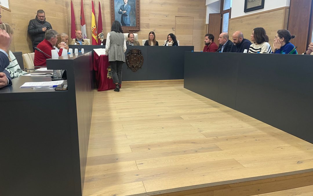 PP y VOX sacan adelante la subida de los sueldos del alcalde y cinco concejales y argumentan que es “un ajuste de la base de cotización”