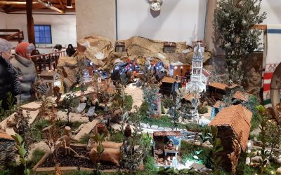 Val de San Lorenzo inaugura su belén tradicional en La Comunal