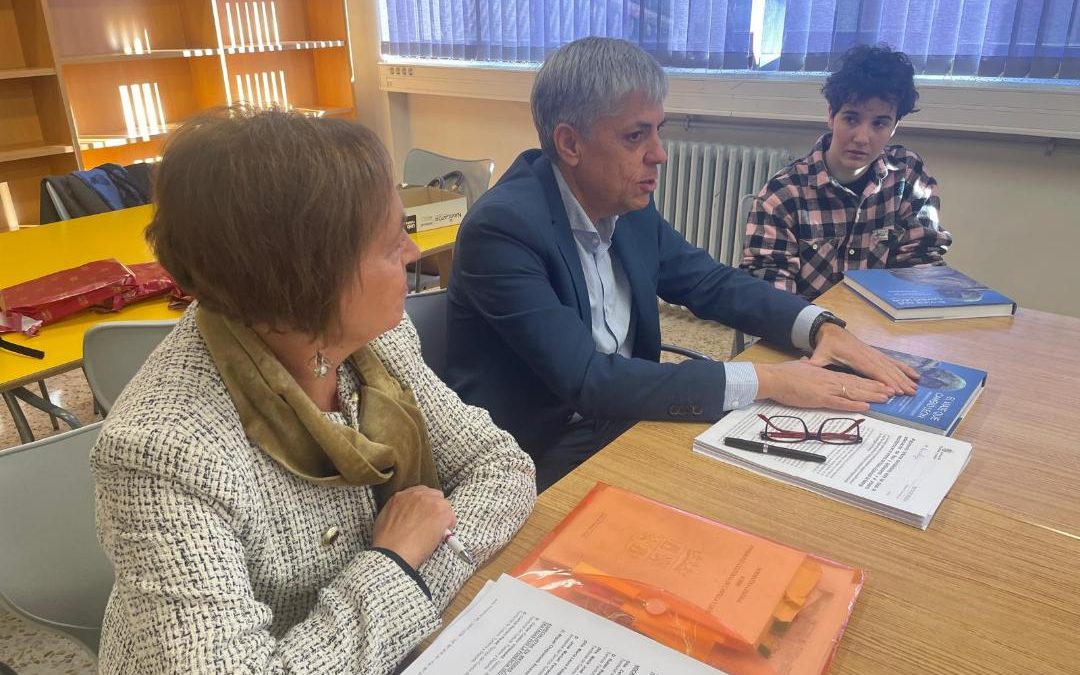 Patrimonio informa favorablemente sobre las obras de adecuación del foso y ajardinamiento y el proyecto escultórico en el entorno del Palacio Episcopal de Astorga