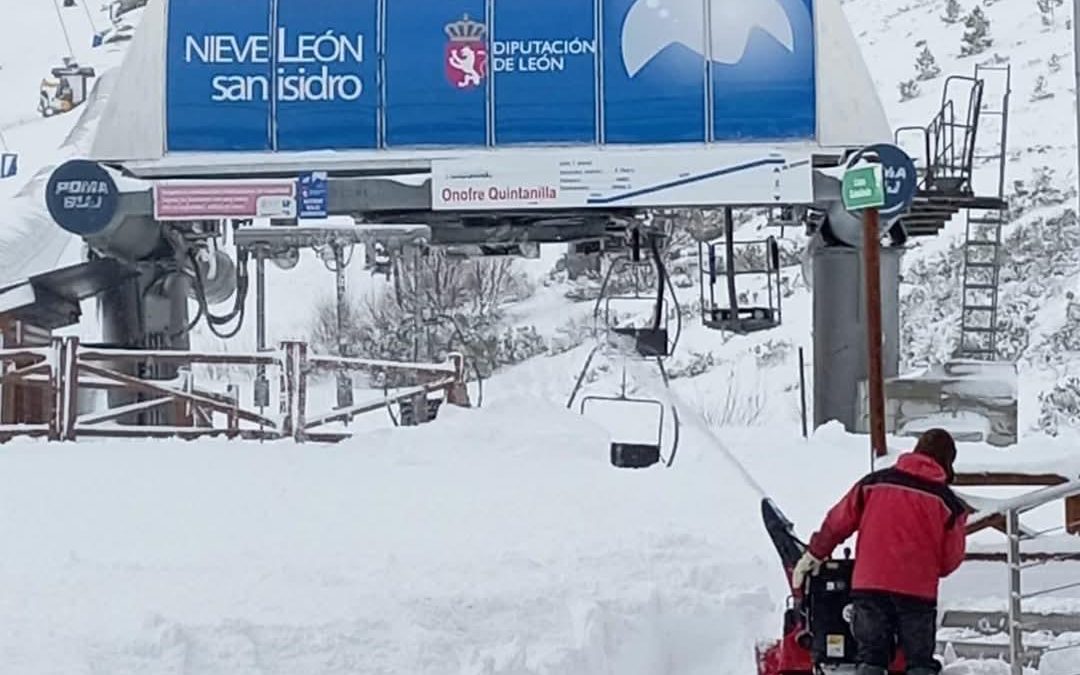 San Isidro y Valle Laciana-Leitariegos inauguran la temporada invernal este viernes
