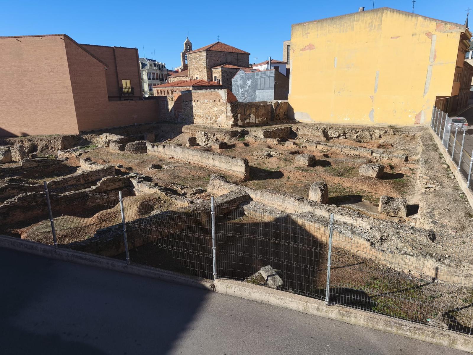 Patrimonio autoriza el enterramiento de los restos arqueológicos del solar del antiguo Hospicio de Astorga