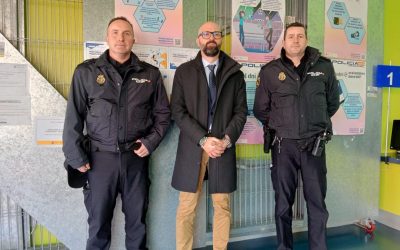 El subdelegado del gobierno visita a las Fuerzas de Seguridad del Estado de la provincia para felicitarles las fiestas