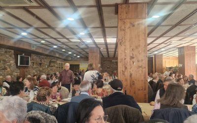 La comida de Navidad del Hogar del Jubilado sienta a la mesa a 200 comensales
