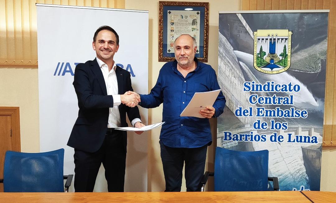 El Sindicato Central del Embalse de los Barrios de Luna empieza el 2025 colaborando con la entidad financiera Abanca