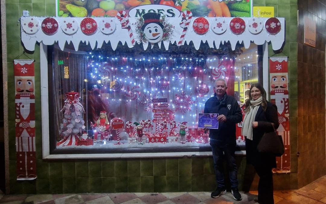 Se entregan los premios del Concurso de Escaparates Navideños en La Bañeza