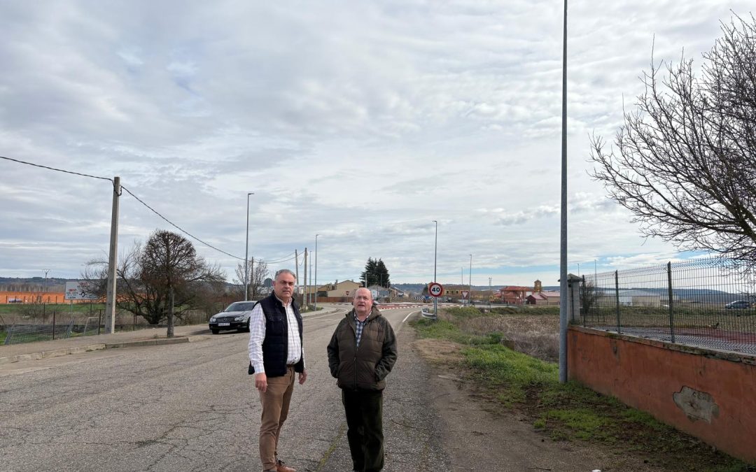 El ayuntamiento de Astorga recibe las obras de sustitución de luminarias en la zona de Entrevías