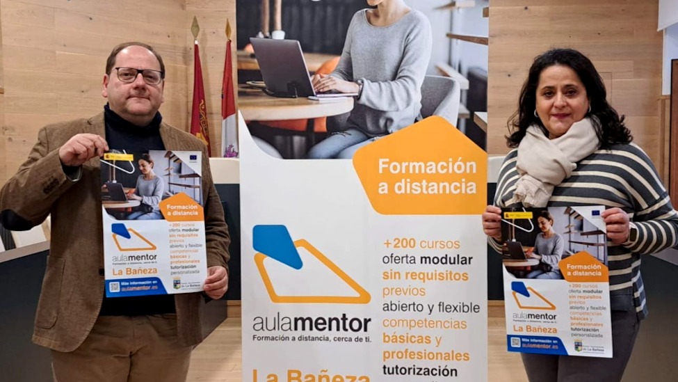 La Bañeza presenta el Aula Mentor de Formación a Distancia para mayores de 18 años