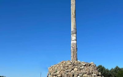 La comunidad peregrina se manifiesta este domingo en defensa de la Cruz de Ferro bajo el lema ‘Fierro no se toca’