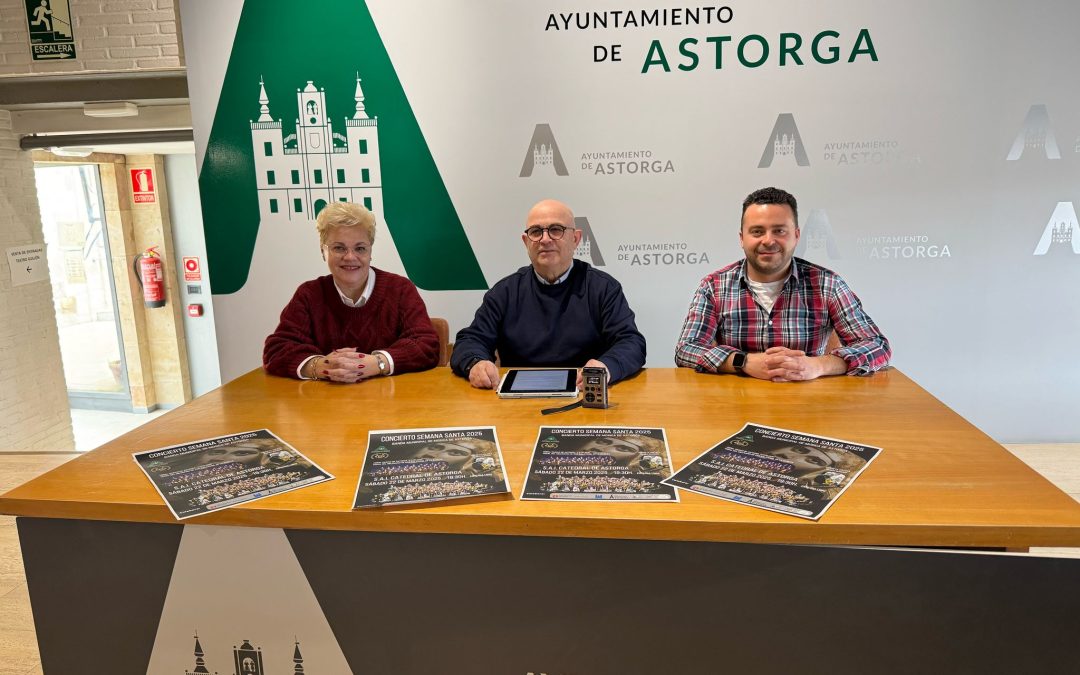 La Banda Municipal de Astorga rinde homenaje a la Semana Santa en la Catedral junto a las Corales del Milenario y Excelsior
