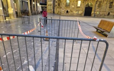 La brigada de obras pone a punto las calles del centro de Astorga para la Semana Santa