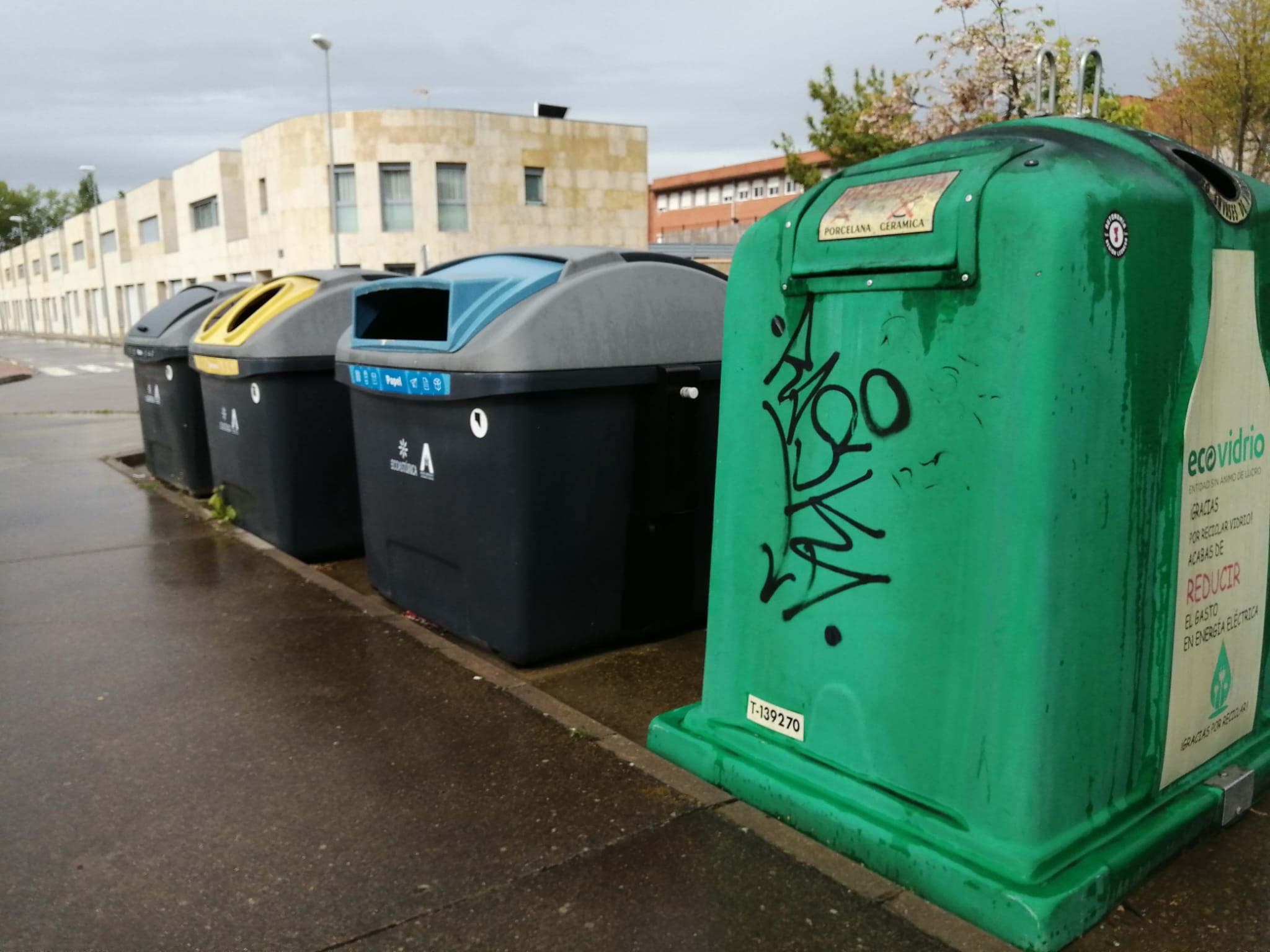 Los cubos desaparecen de Astorga y ya no habrá recogida de basura en horario de tarde