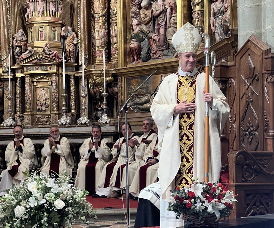 Jesús Fernández en su despedida de la Diócesis de Astorga: “No dejéis de sembrar valores evangélicos como la justicia, la paz, la vida, la caridad”