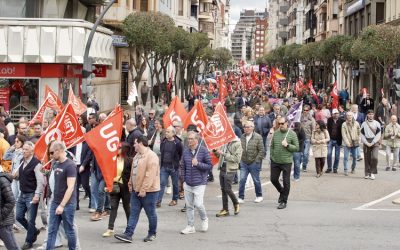 Manifestación del Día de los trabajadores: un millar de personas reivindican un Plan de Emergencia de Inversión Pública para la provincia de León