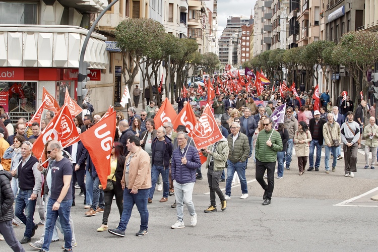 Manifestación del Día de los trabajadores: un millar de personas reivindican un Plan de Emergencia de Inversión Pública para la provincia de León