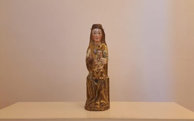 Una Virgen del siglo XIII de Quintanilla de Losada, elegida ‘Pieza del Mes’ de mayo en el Palacio de Gaudí
