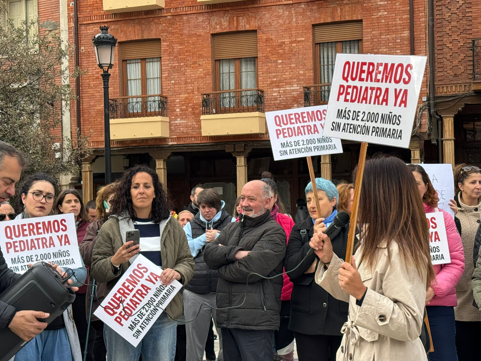 UPL La Bañeza denuncia el recorte de Pediatría y exige una planificación sanitaria estable para el medio rural