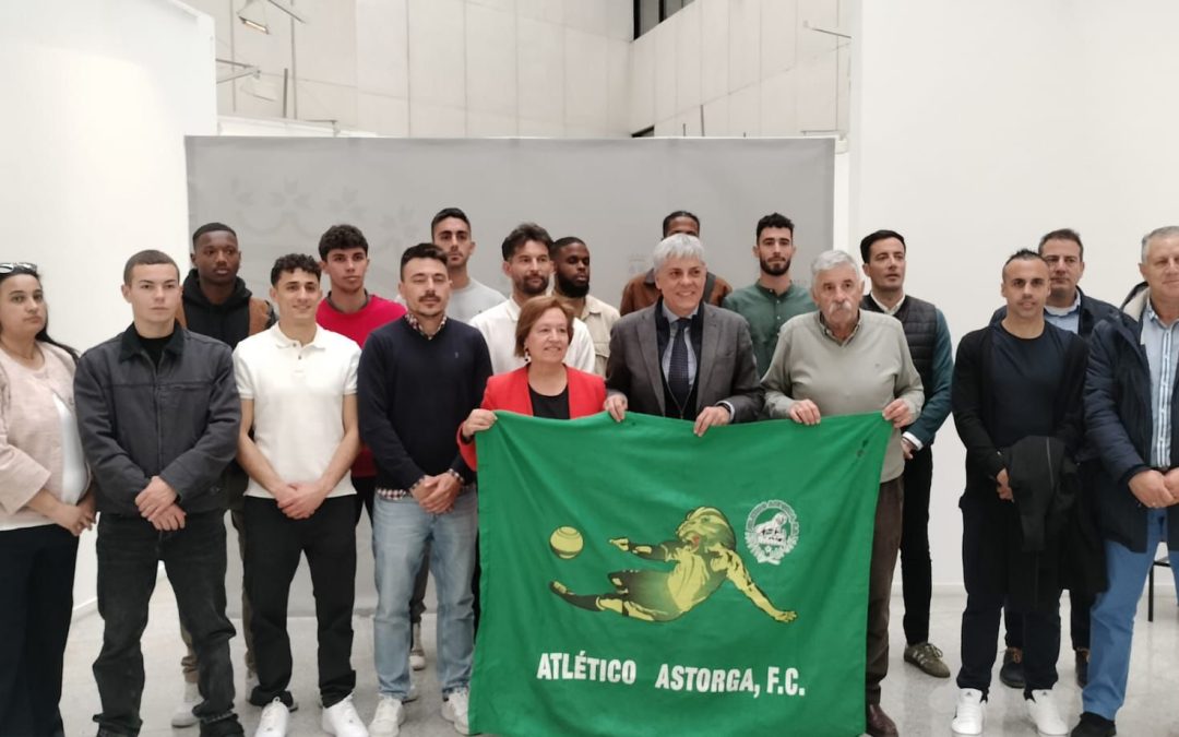 El Atlético Astorga recibe el reconocimiento de Diputación y Junta por su ascenso a Segunda RFEF
